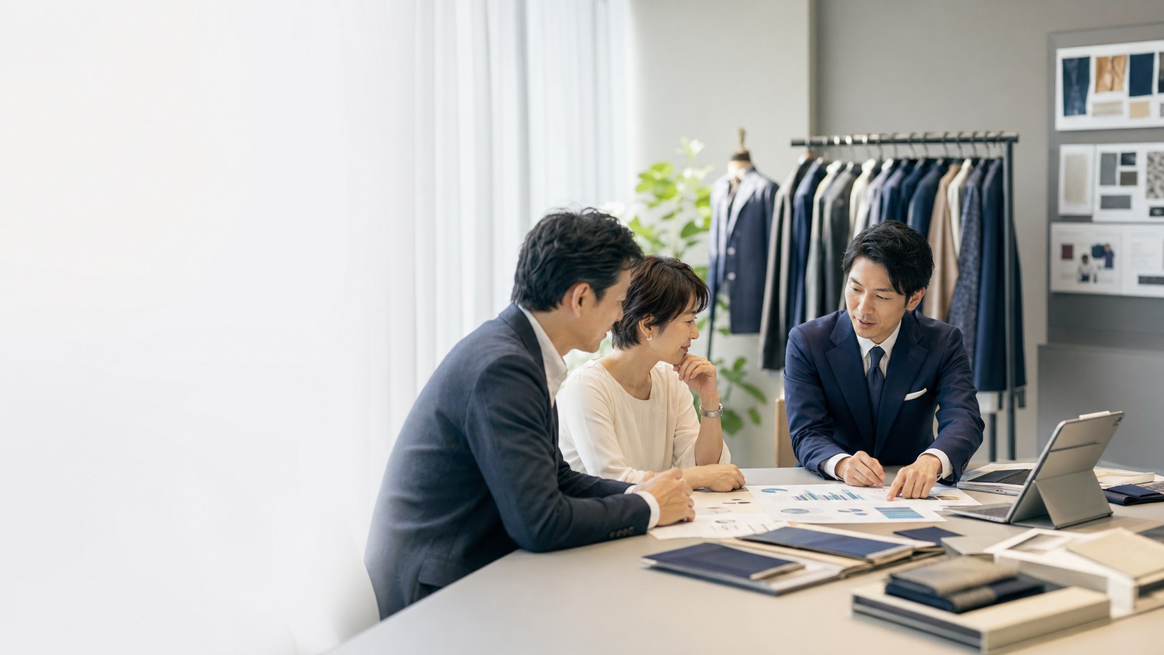 アパレルM&Aの相談を行う専門家と事業オーナー